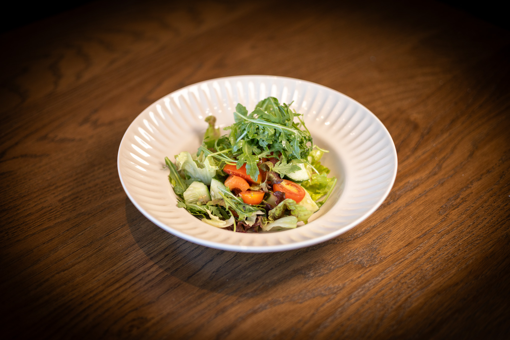 Míchaný listový salát se zeleninou