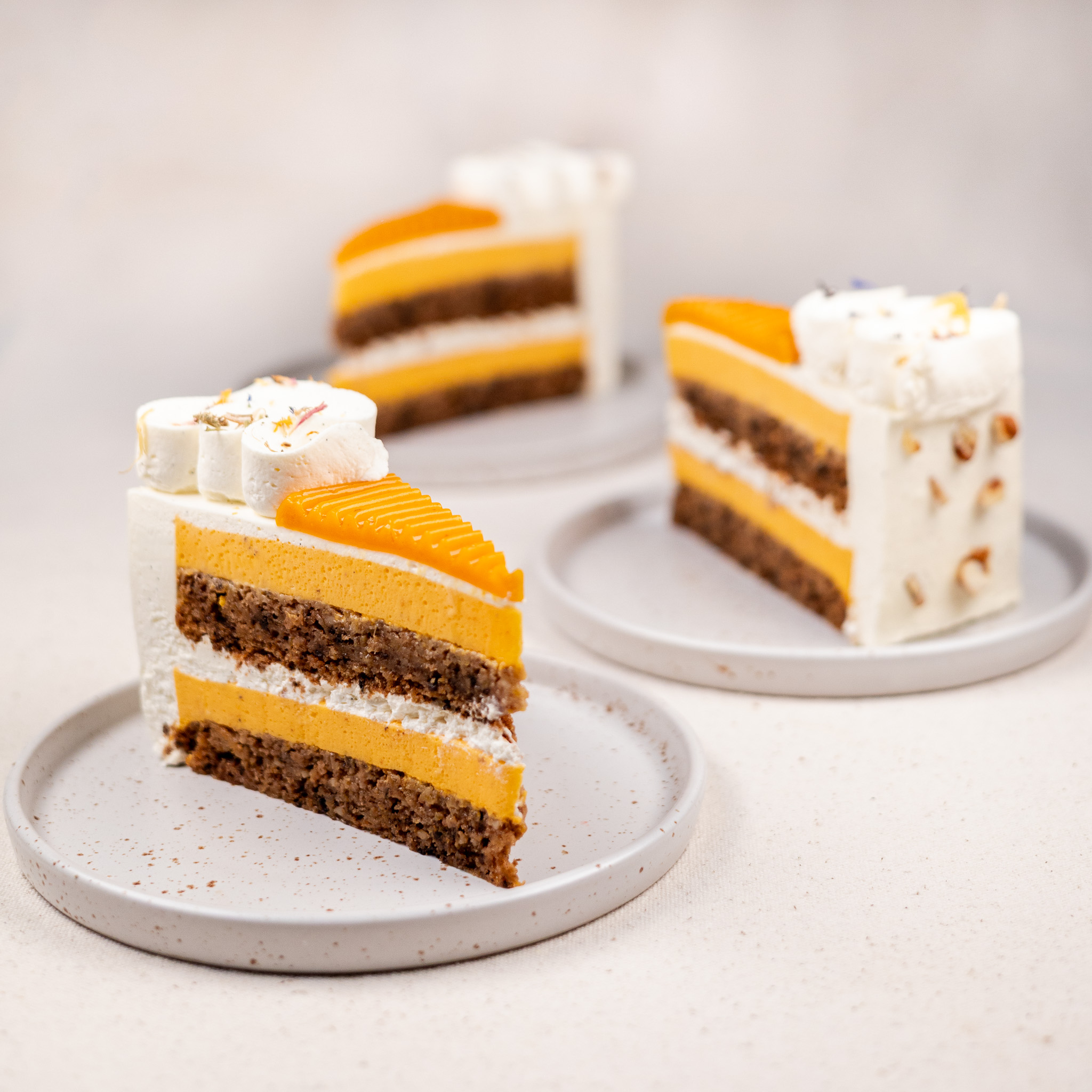 Mrkvový dort s pomerančovo-rakytníkovým mousse