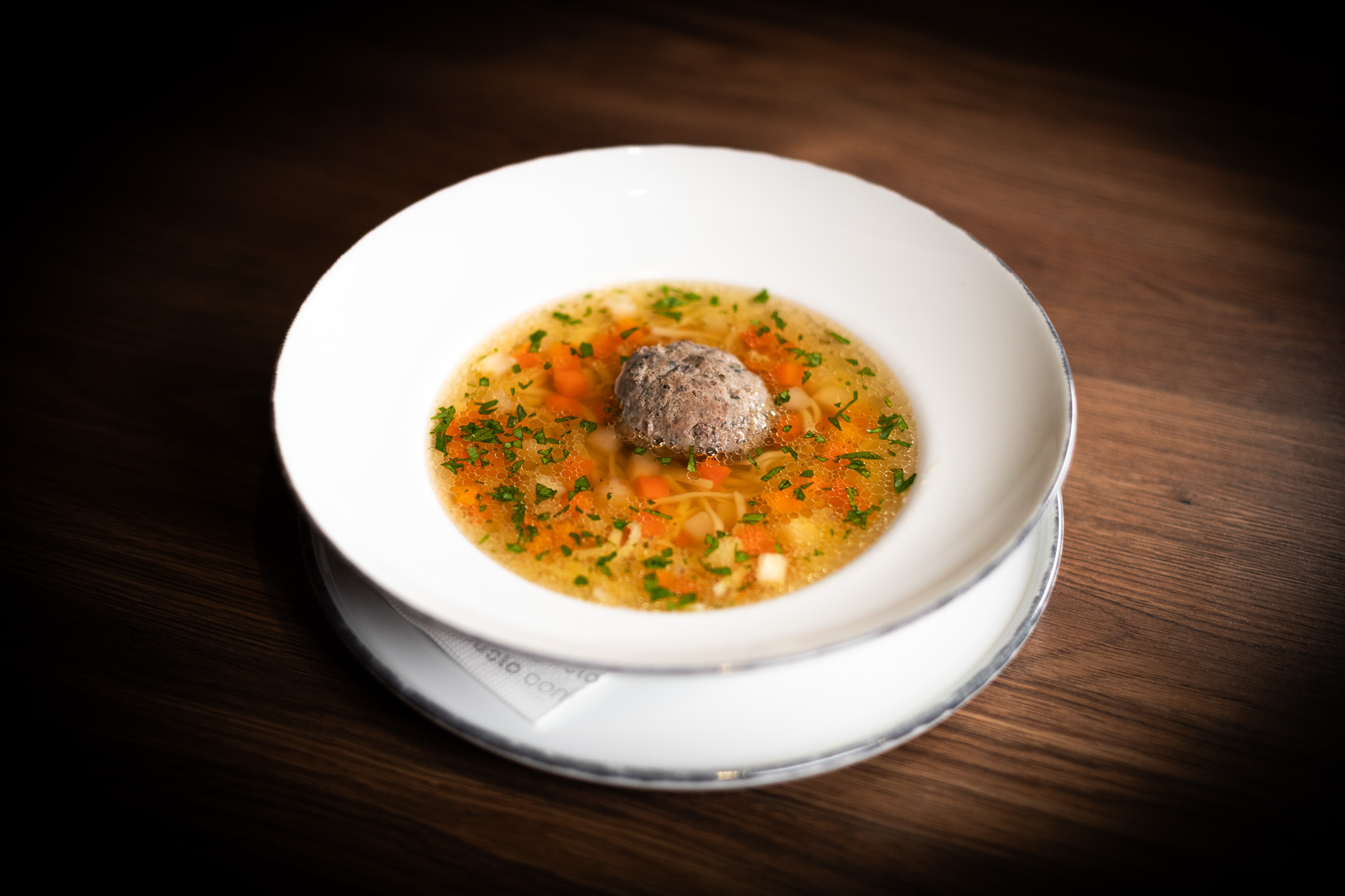 Silný hovězí vývar