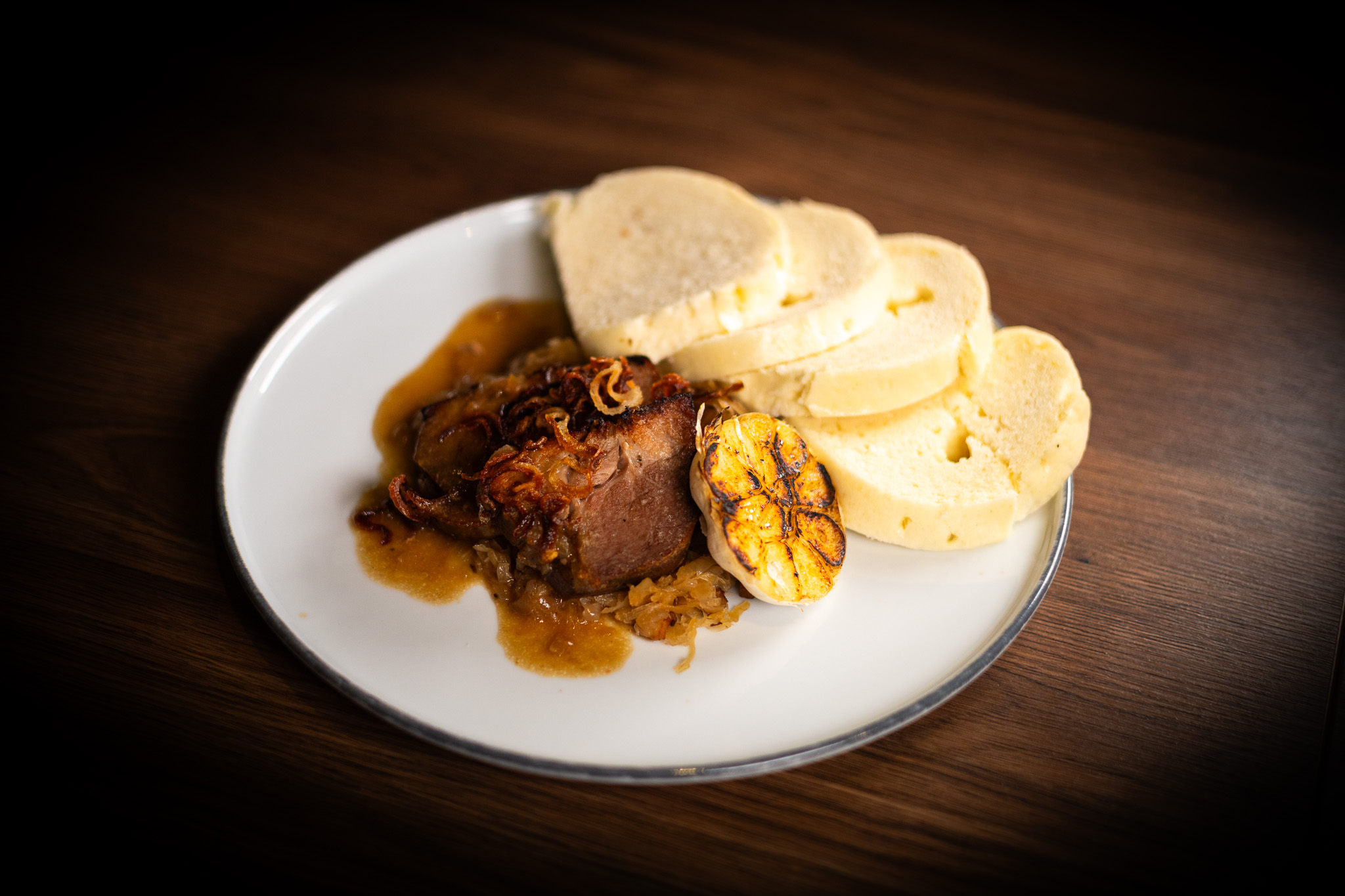 Pečená krkovička s kysaným zelím